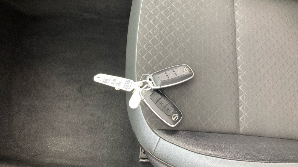 Nissan Juke 1.0 DiG-T 114 N-Connecta 5dr DCT Petrol Hatchback - Image 20