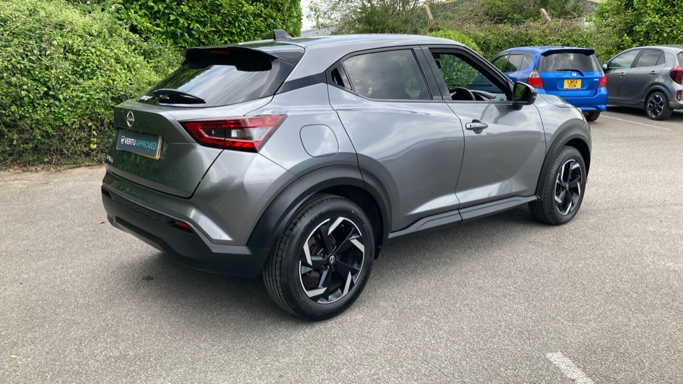 Nissan Juke 1.0 DiG-T 114 N-Connecta 5dr DCT Petrol Hatchback - Image 33