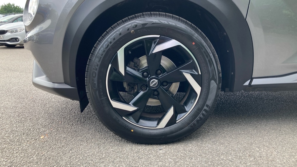 Nissan Juke 1.0 DiG-T 114 N-Connecta 5dr DCT Petrol Hatchback - Image 37