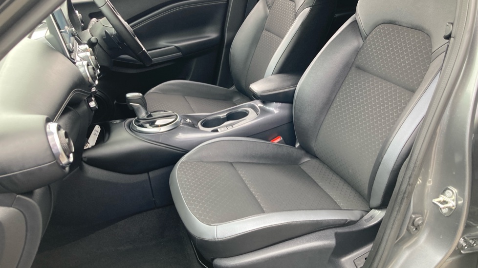 Nissan Juke 1.0 DiG-T 114 N-Connecta 5dr DCT Petrol Hatchback - Image 38