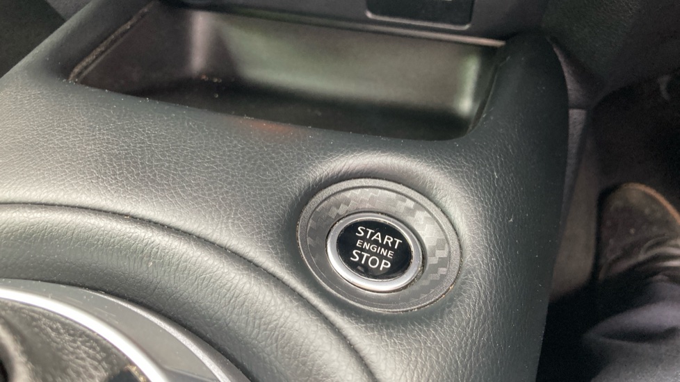 Nissan Juke 1.0 DiG-T 114 N-Connecta 5dr DCT Petrol Hatchback - Image 43