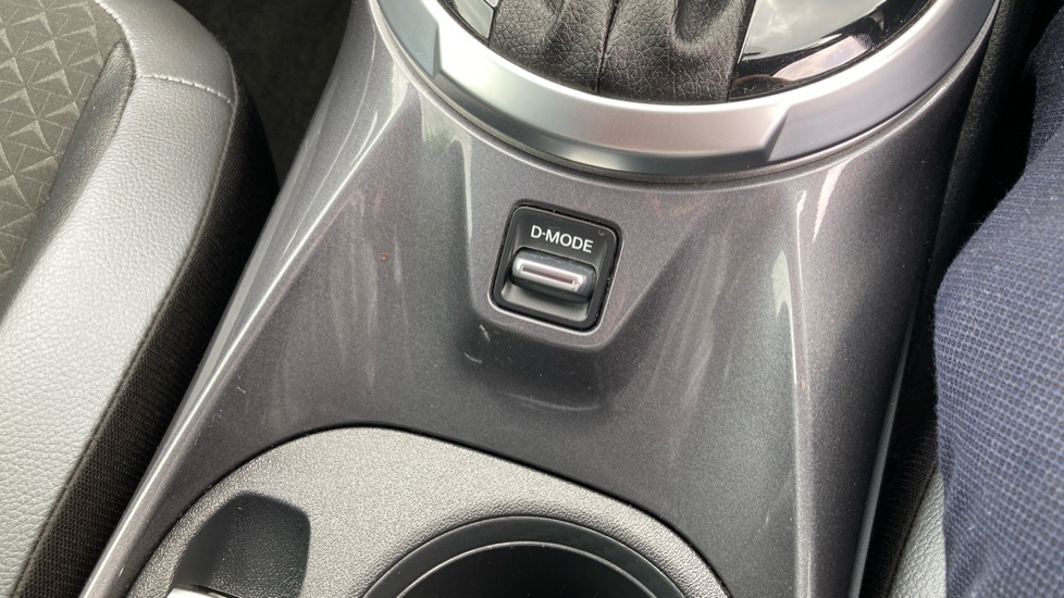 Nissan Juke 1.0 DiG-T 114 N-Connecta 5dr DCT Petrol Hatchback - Image 44