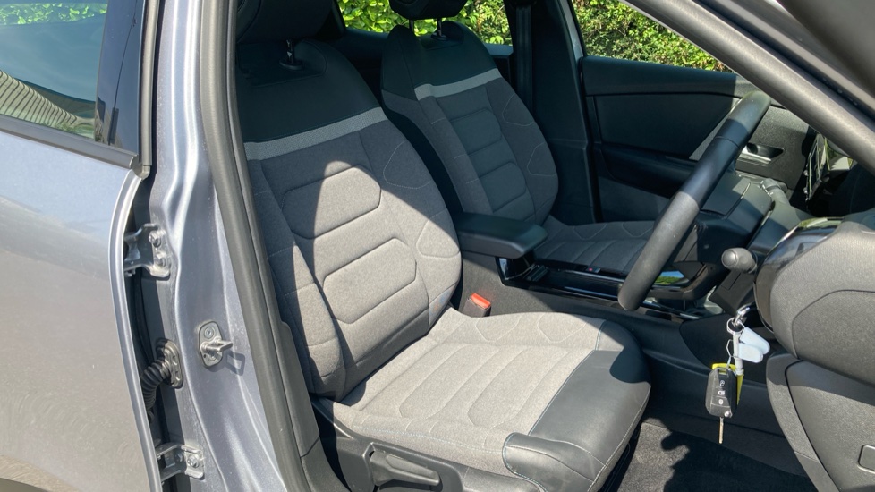 Citroen C4 1.2 PureTech [130] Plus 5dr Petrol Hatchback - Image 21