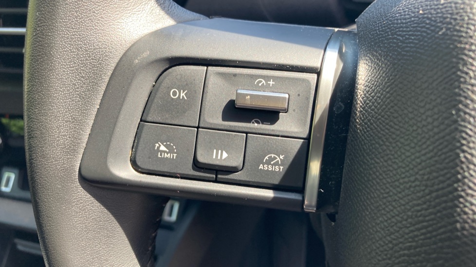 Citroen C4 1.2 PureTech [130] Plus 5dr Petrol Hatchback - Image 26