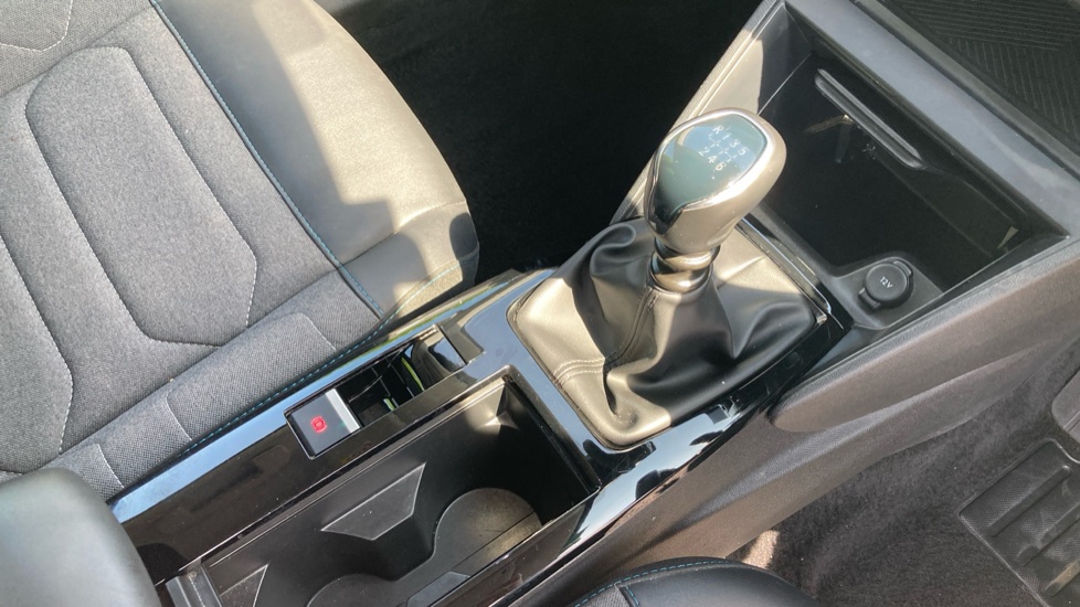 Citroen C4 1.2 PureTech [130] Plus 5dr Petrol Hatchback - Image 30
