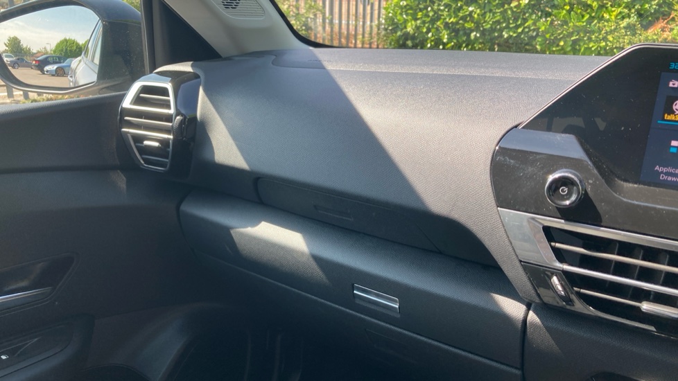 Citroen C4 1.2 PureTech [130] Plus 5dr Petrol Hatchback - Image 51
