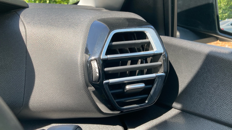 Citroen C4 1.2 PureTech [130] Plus 5dr Petrol Hatchback - Image 53