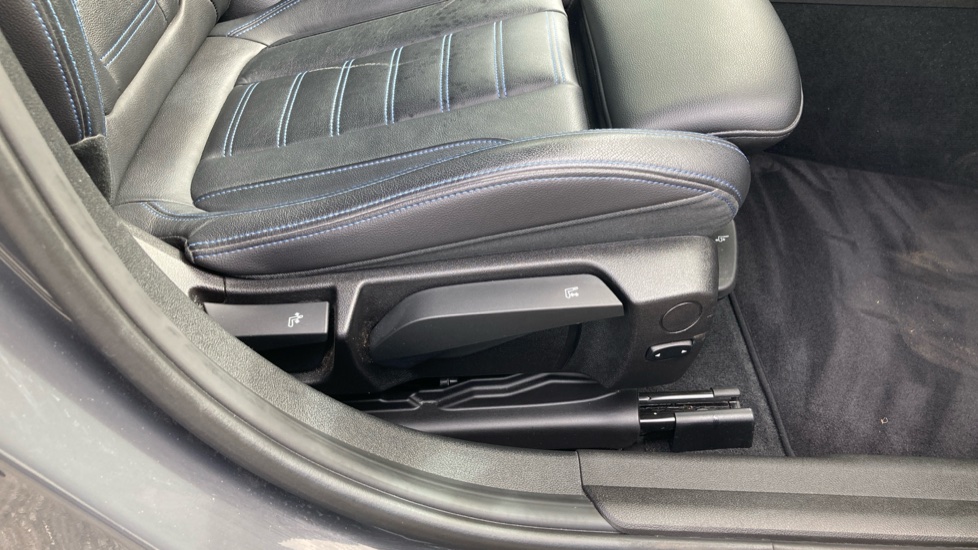 BMW 3 Series 320i M Sport 4dr Step Auto Petrol Saloon - Image 29