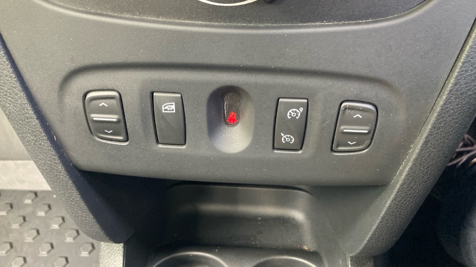 Dacia Sandero Stepway 0.9 TCe Comfort 5dr Petrol Hatchback - Image 29