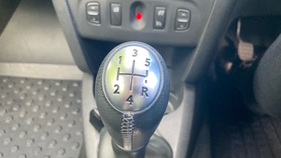 Dacia Sandero Stepway 0.9 TCe Comfort 5dr Petrol Hatchback - Image 30
