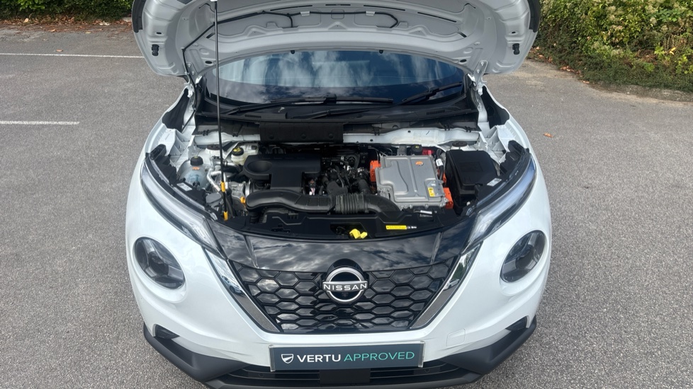 Nissan Juke 1.6 Hybrid Tekna 5dr Auto Hybrid Hatchback - Image 8
