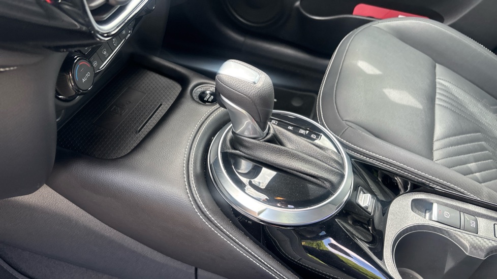 Nissan Juke 1.6 Hybrid Tekna 5dr Auto Hybrid Hatchback - Image 13
