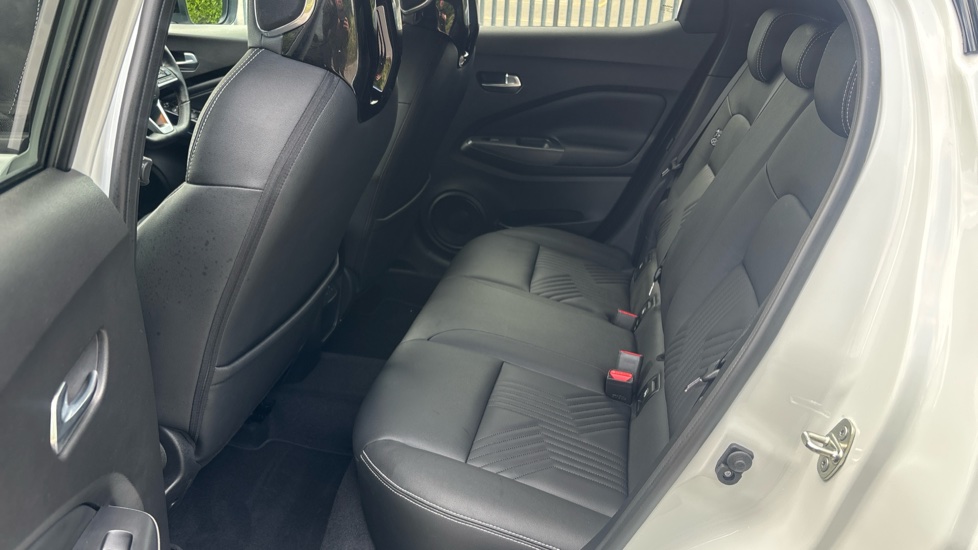 Nissan Juke 1.6 Hybrid Tekna 5dr Auto Hybrid Hatchback - Image 16