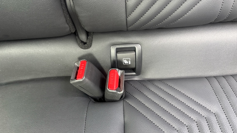 Nissan Juke 1.6 Hybrid Tekna 5dr Auto Hybrid Hatchback - Image 17
