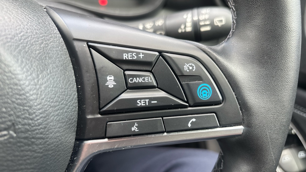 Nissan Juke 1.6 Hybrid Tekna 5dr Auto Hybrid Hatchback - Image 23