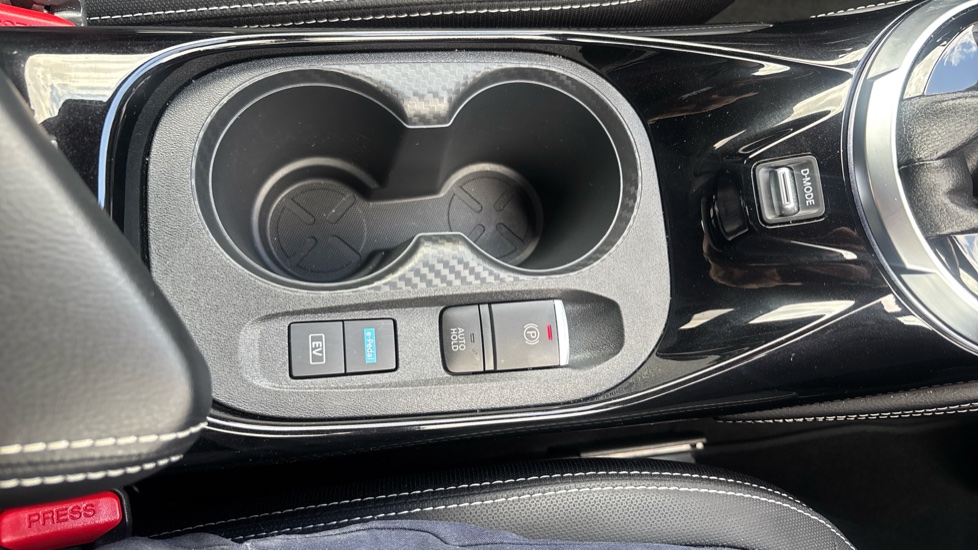 Nissan Juke 1.6 Hybrid Tekna 5dr Auto Hybrid Hatchback - Image 33