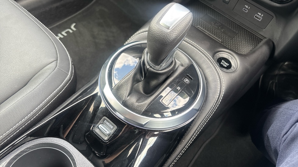 Nissan Juke 1.6 Hybrid Tekna 5dr Auto Hybrid Hatchback - Image 34