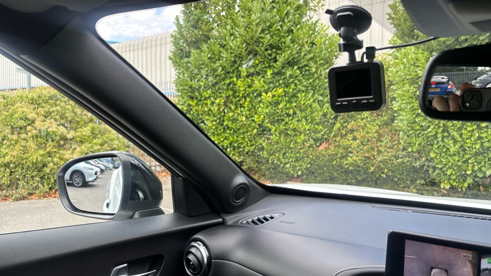 Nissan Juke 1.6 Hybrid Tekna 5dr Auto Hybrid Hatchback - Image 35