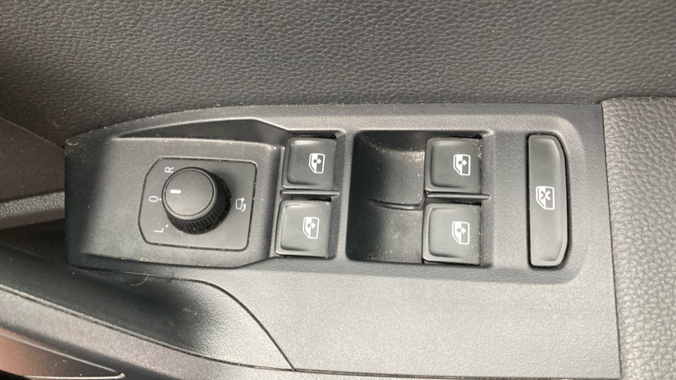 SEAT Arona 1.0 TSI 115 XPERIENCE Lux 5dr Petrol Hatchback - Image 24