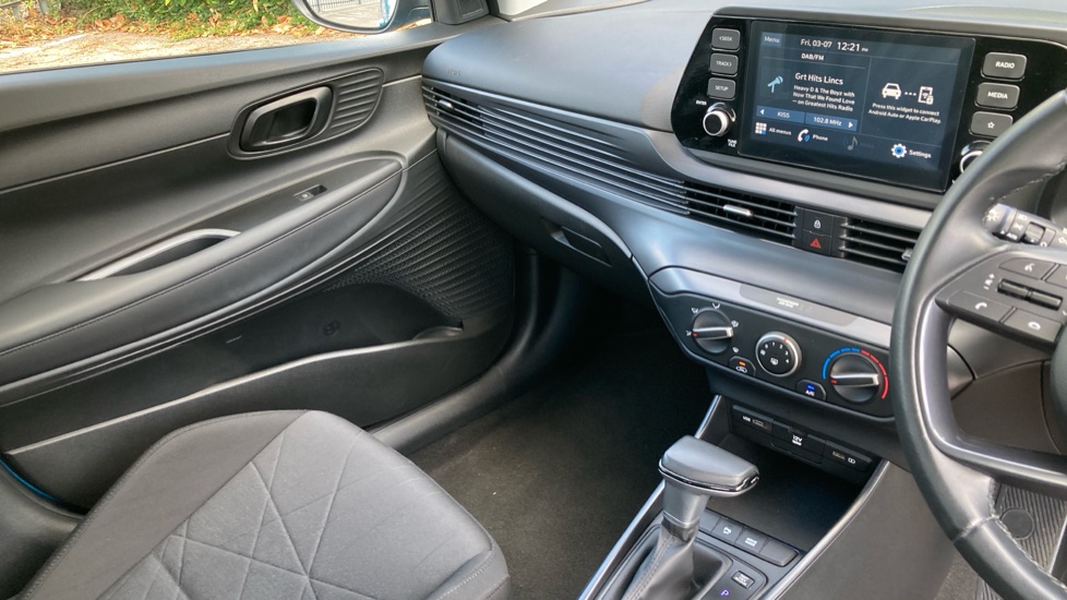 Hyundai BAYON 1.0 TGDi 48V MHEV SE Connect 5dr DCT Petrol Hatchback - Image 14