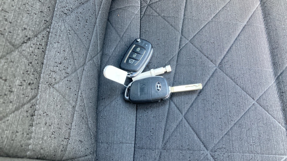 Hyundai BAYON 1.0 TGDi 48V MHEV SE Connect 5dr DCT Petrol Hatchback - Image 20