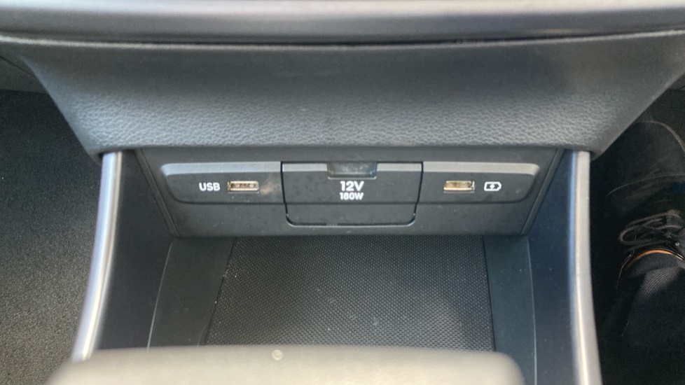 Hyundai BAYON 1.0 TGDi 48V MHEV SE Connect 5dr DCT Petrol Hatchback - Image 29