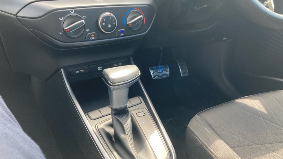 Hyundai BAYON 1.0 TGDi 48V MHEV SE Connect 5dr DCT Petrol Hatchback - Image 35