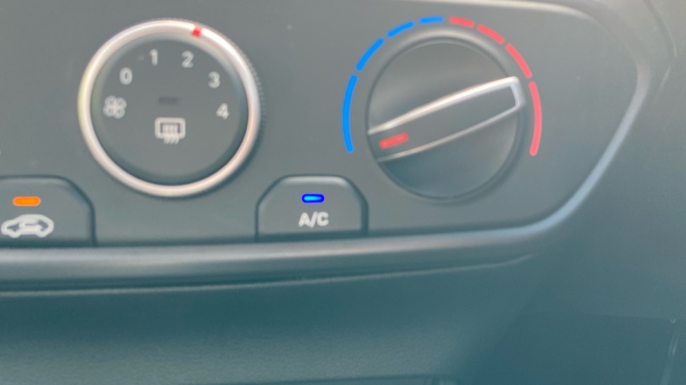 Hyundai BAYON 1.0 TGDi 48V MHEV SE Connect 5dr DCT Petrol Hatchback - Image 36
