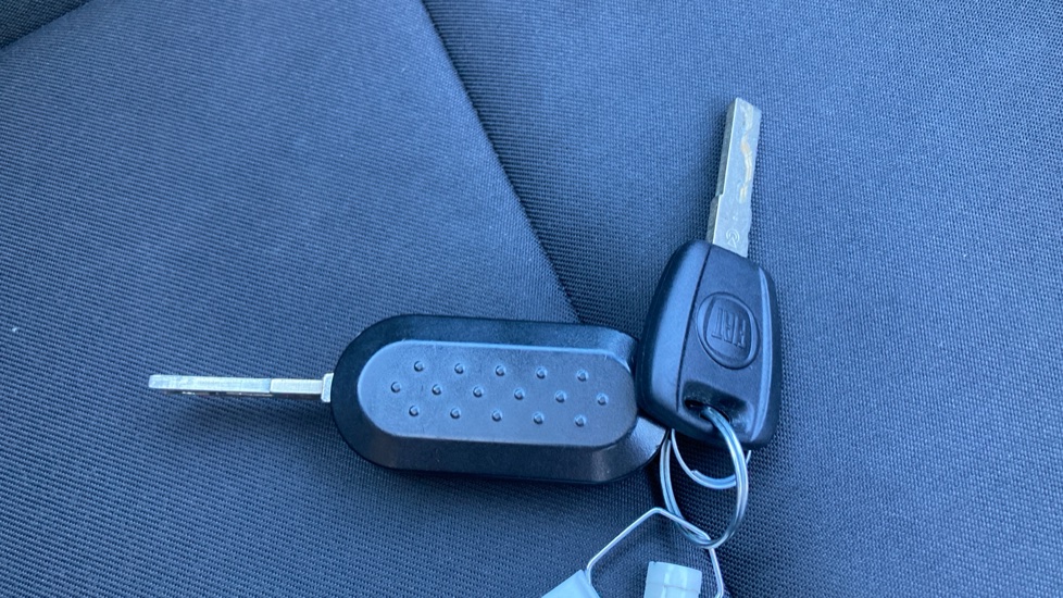 Fiat 500 1.0 Mild Hybrid 3dr Petrol Hatchback - Image 20