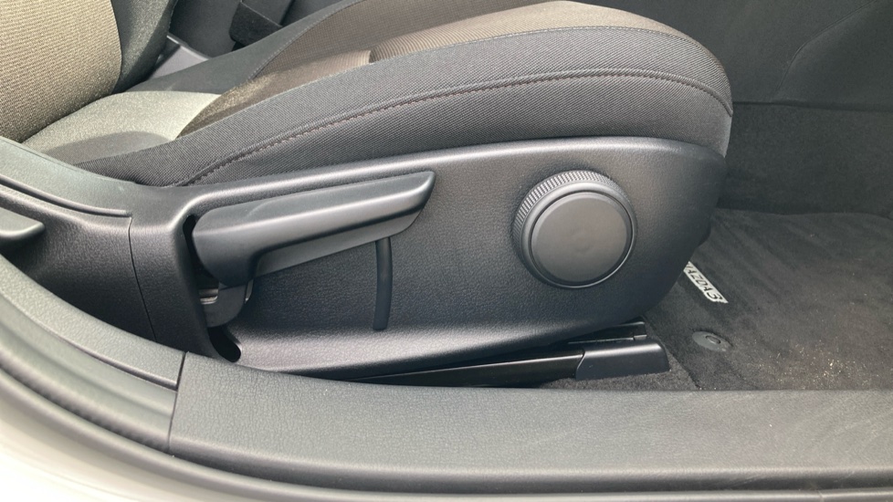 Mazda 3 2.0 e-Skyactiv G MHEV Sport Lux 5dr Petrol Hatchback - Image 24