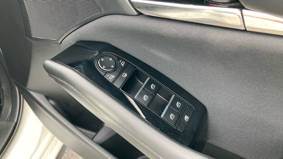 Mazda 3 2.0 e-Skyactiv G MHEV Sport Lux 5dr Petrol Hatchback - Image 25