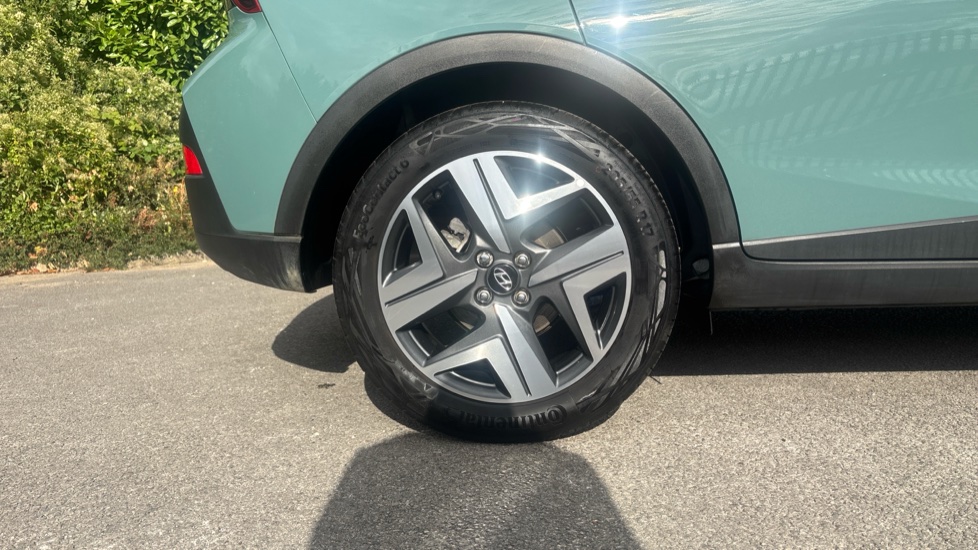 Hyundai BAYON 1.0 TGDi 48V MHEV Premium 5dr Petrol Hatchback - Image 7