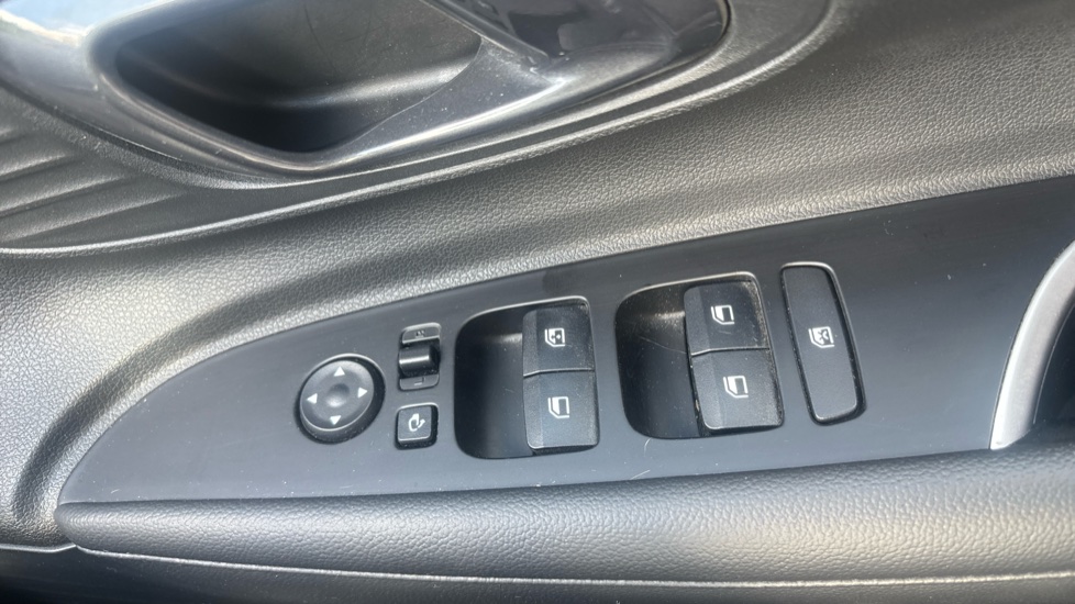 Hyundai BAYON 1.0 TGDi 48V MHEV Premium 5dr Petrol Hatchback - Image 28