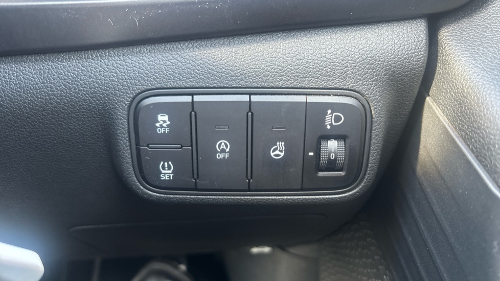 Hyundai BAYON 1.0 TGDi 48V MHEV Premium 5dr Petrol Hatchback - Image 29
