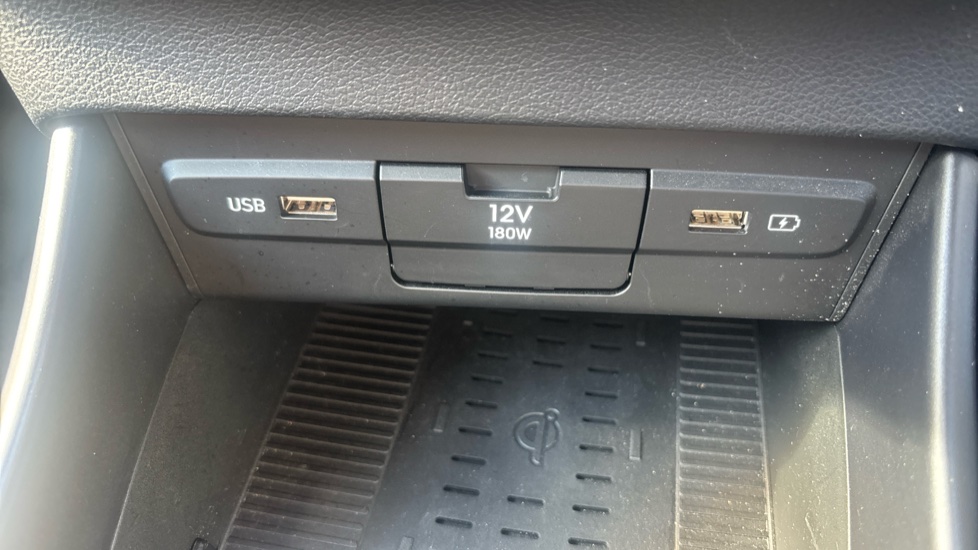 Hyundai BAYON 1.0 TGDi 48V MHEV Premium 5dr Petrol Hatchback - Image 31