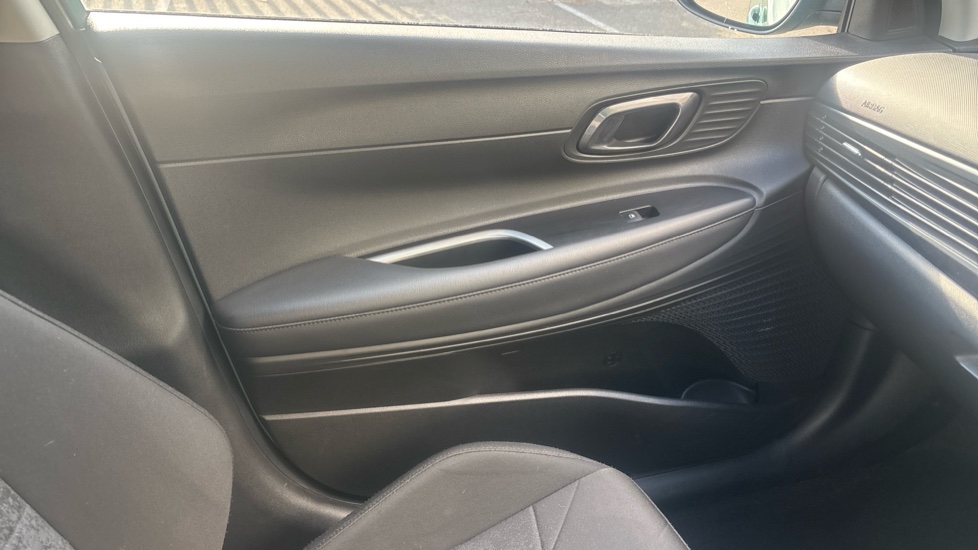 Hyundai BAYON 1.0 TGDi 48V MHEV Premium 5dr Petrol Hatchback - Image 36