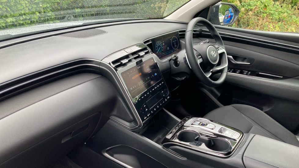 Hyundai TUCSON 1.6 TGDi Hybrid 230 Premium 5dr 2WD Auto Hybrid Estate - Image 9