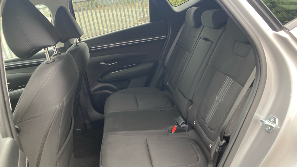 Hyundai TUCSON 1.6 TGDi Hybrid 230 Premium 5dr 2WD Auto Hybrid Estate - Image 16