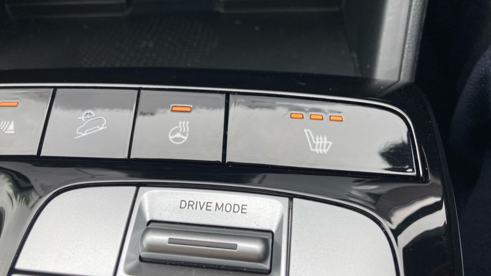 Hyundai TUCSON 1.6 TGDi Hybrid 230 Premium 5dr 2WD Auto Hybrid Estate - Image 33
