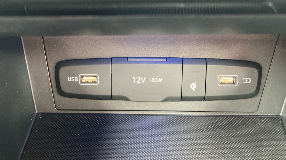 Hyundai TUCSON 1.6 TGDi Hybrid 230 Premium 5dr 2WD Auto Hybrid Estate - Image 43