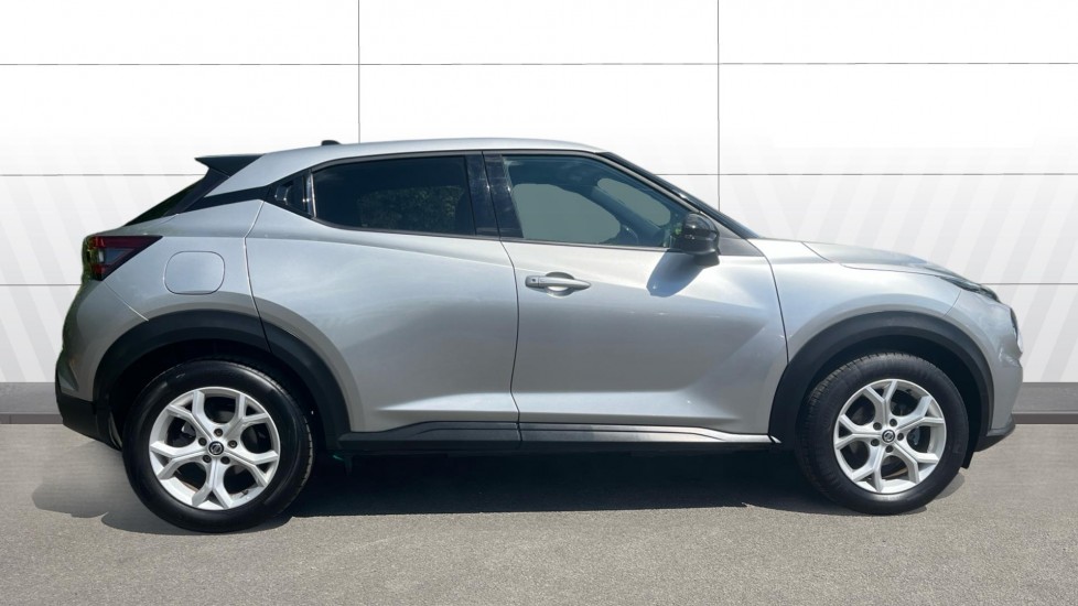 Nissan Juke 1.0 DiG-T 114 N-Connecta 5dr DCT Petrol Hatchback - Image 5
