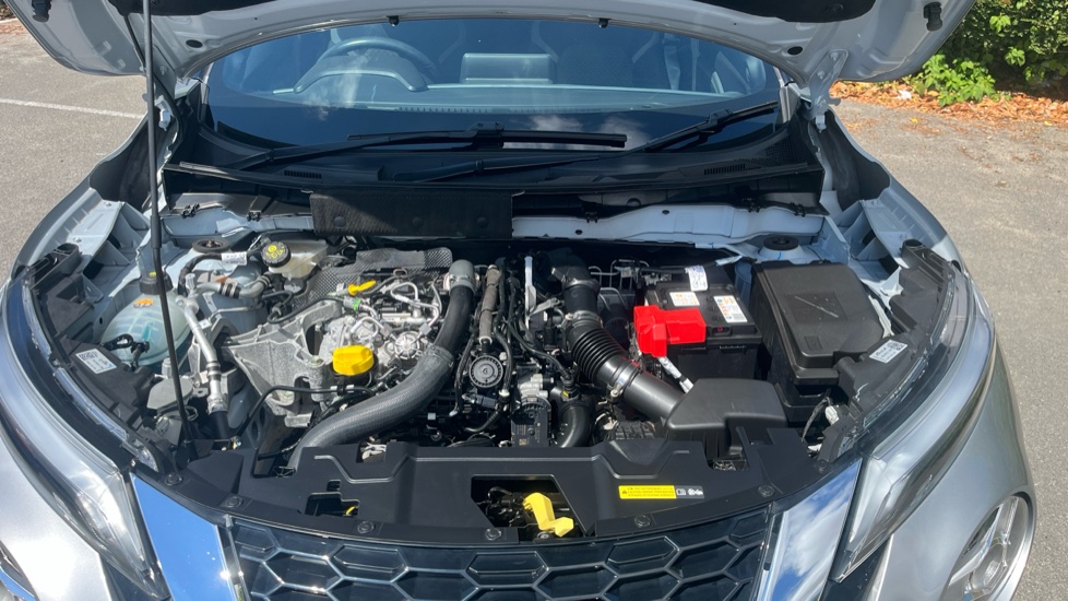 Nissan Juke 1.0 DiG-T 114 N-Connecta 5dr DCT Petrol Hatchback - Image 8