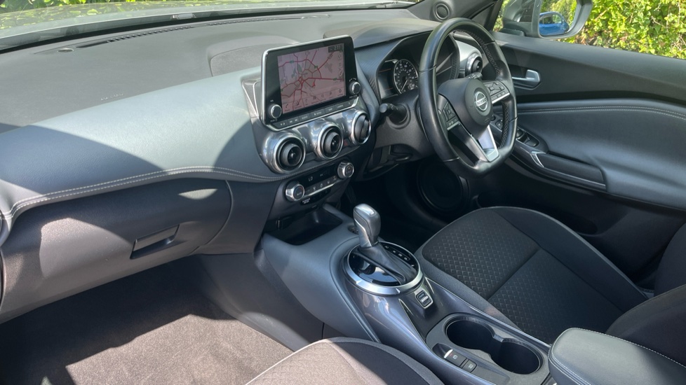 Nissan Juke 1.0 DiG-T 114 N-Connecta 5dr DCT Petrol Hatchback - Image 9