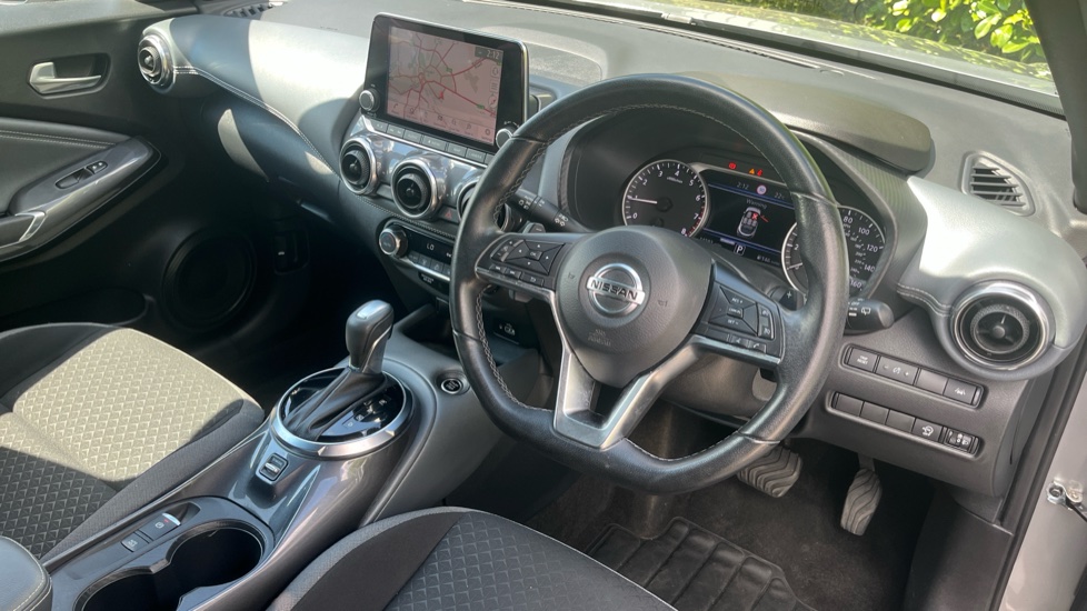 Nissan Juke 1.0 DiG-T 114 N-Connecta 5dr DCT Petrol Hatchback - Image 11