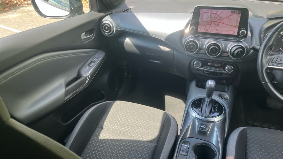 Nissan Juke 1.0 DiG-T 114 N-Connecta 5dr DCT Petrol Hatchback - Image 14