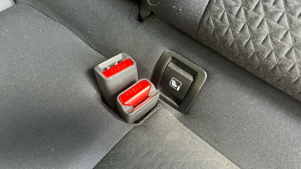 Nissan Juke 1.0 DiG-T 114 N-Connecta 5dr DCT Petrol Hatchback - Image 17