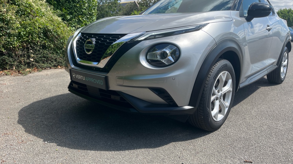 Nissan Juke 1.0 DiG-T 114 N-Connecta 5dr DCT Petrol Hatchback - Image 25