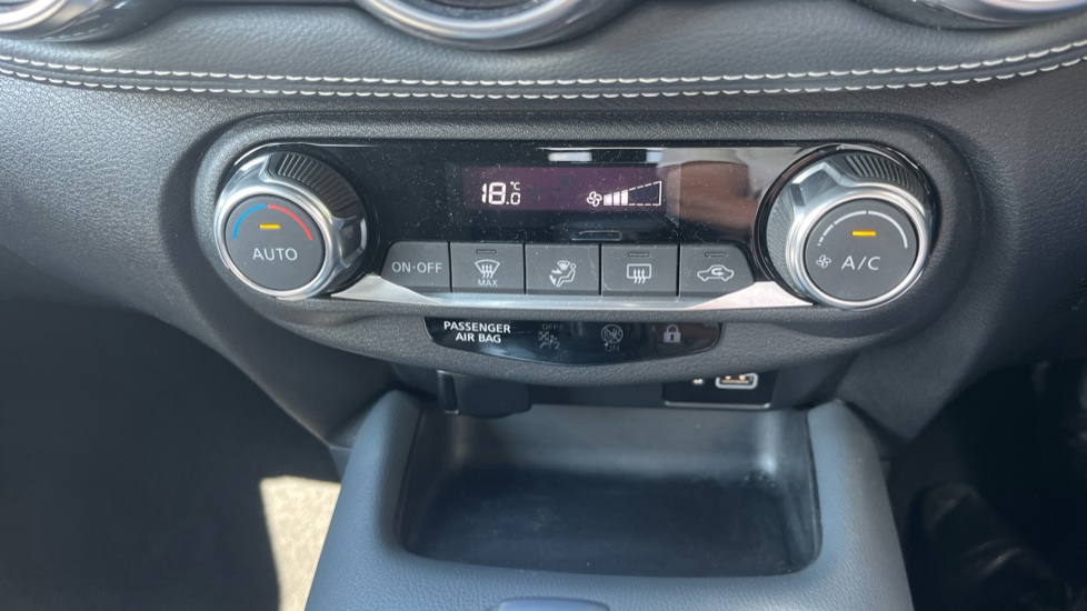 Nissan Juke 1.0 DiG-T 114 N-Connecta 5dr DCT Petrol Hatchback - Image 34