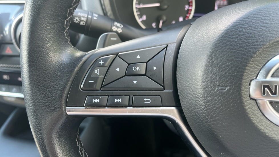 Nissan Juke 1.0 DiG-T 114 N-Connecta 5dr DCT Petrol Hatchback - Image 35