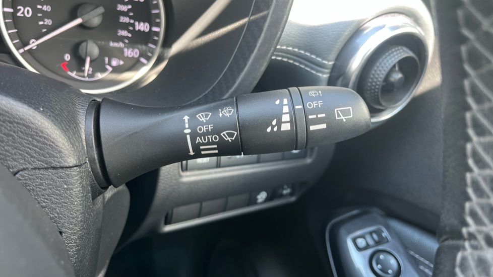 Nissan Juke 1.0 DiG-T 114 N-Connecta 5dr DCT Petrol Hatchback - Image 37